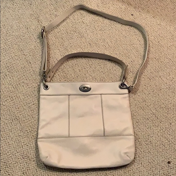 Fossil Handbags - **NEW** Fossil purse